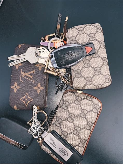 how to spot fake louis vuitton keychain wallet